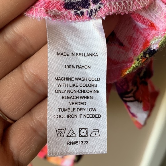 VINCE CAMUTO Floral Ruffle Sleeve Button Down Blouse - Picture 7 of 8